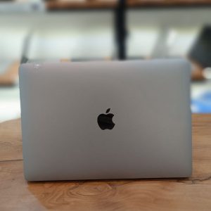 مک بوک پرو 13 اینچ رتینا 16/512 با تاچ بار مدل 2020 خاکستری